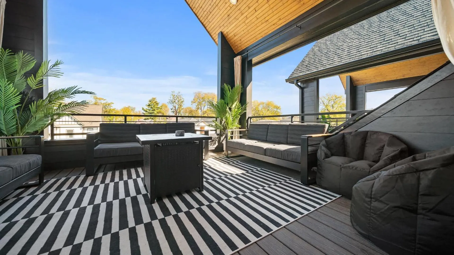 Mid-Century Luxury Rooftop Lounge Near Broadway Nashville