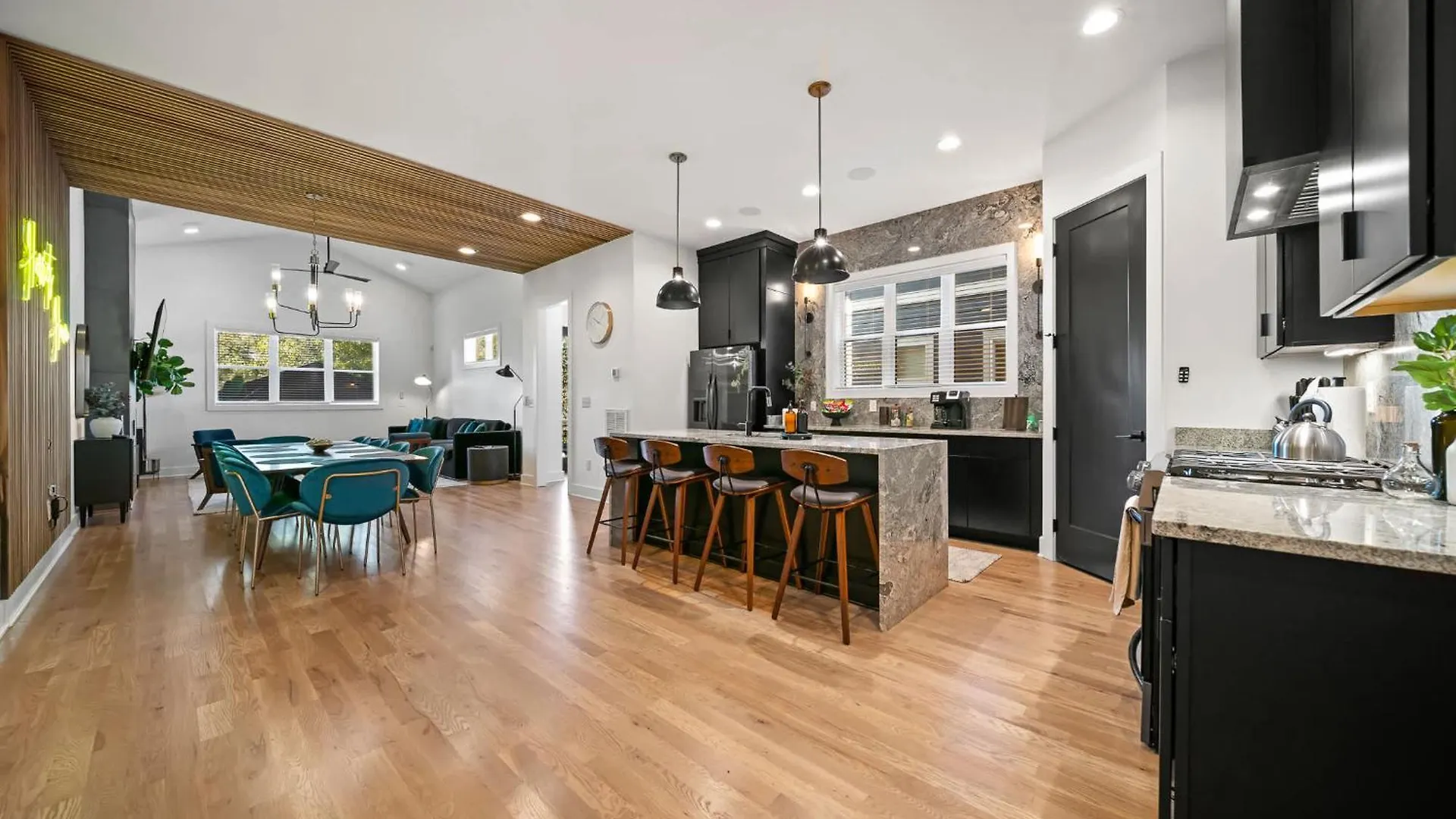 Semesterbostad Mid-Century Luxury Rooftop Lounge Near Broadway Nashville USA